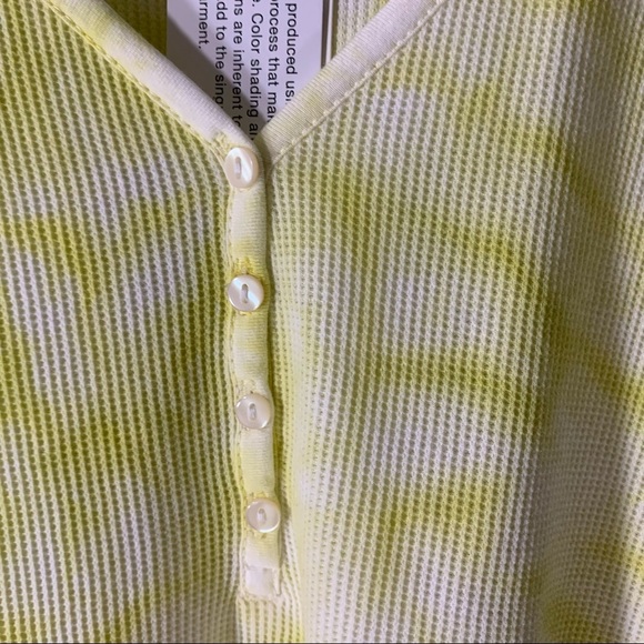 Style & Co Lime Tie Dyed Waffle Knit Henley Top NWT - Picture 3 of 9